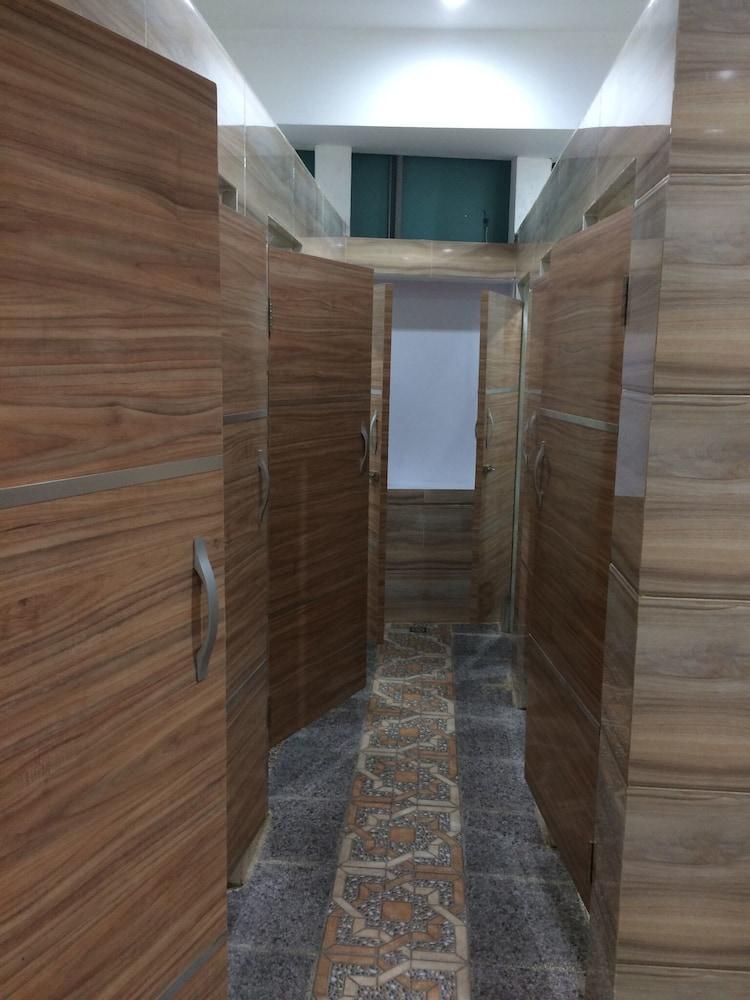 Oyo 1825 Marcopolo Homestay Pekanbaru Luaran gambar