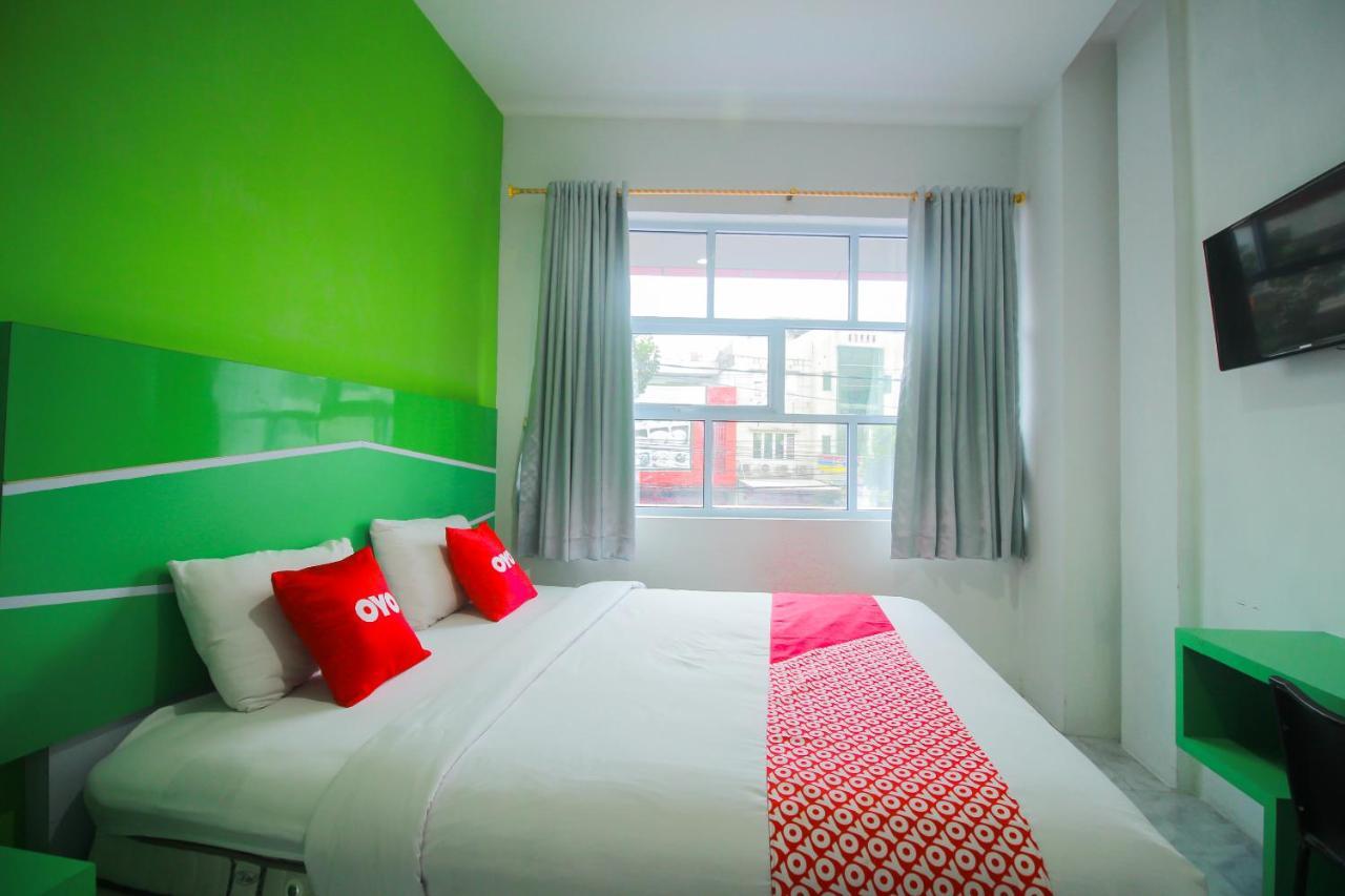 Oyo 1825 Marcopolo Homestay Pekanbaru Luaran gambar