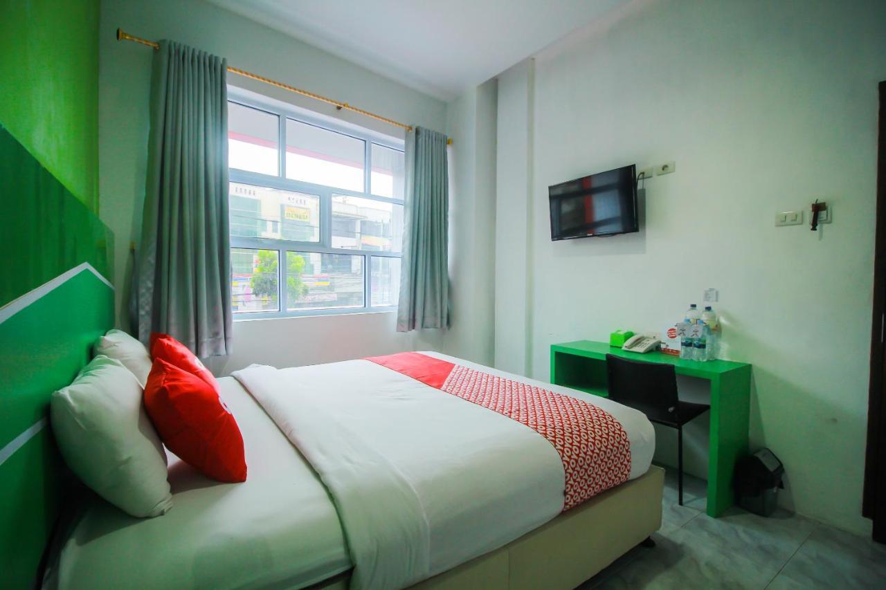 Oyo 1825 Marcopolo Homestay Pekanbaru Luaran gambar