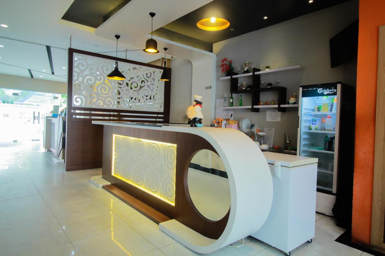 Oyo 1825 Marcopolo Homestay Pekanbaru Luaran gambar